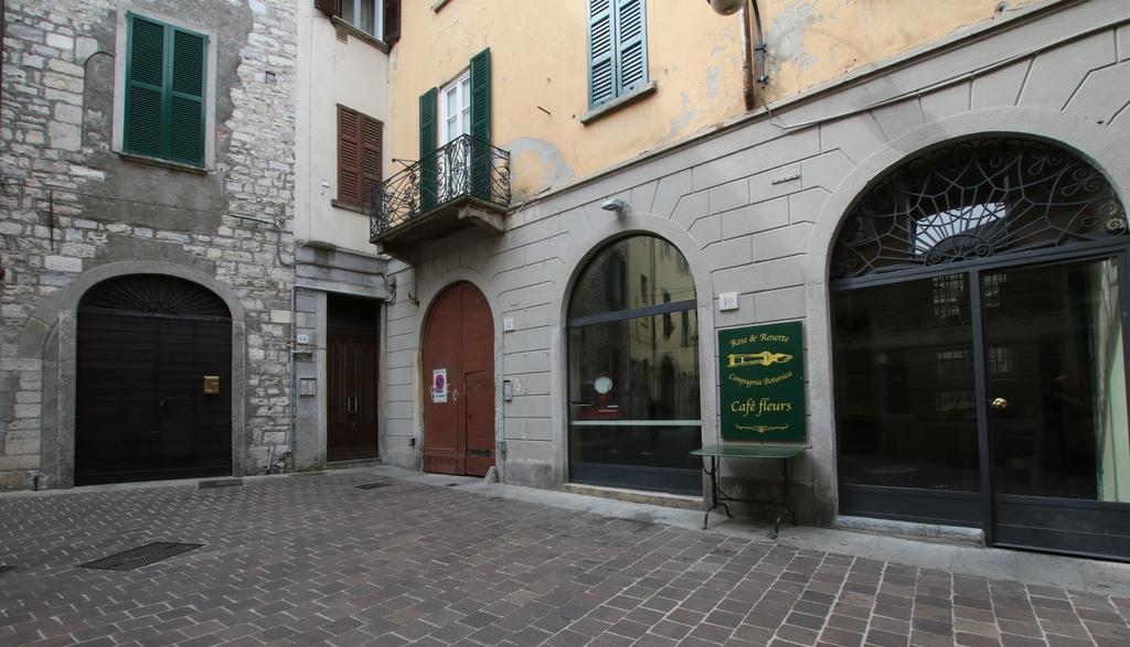 Ancient Courtyard Bonanomi In Como Historic Centre Dış mekan fotoğraf